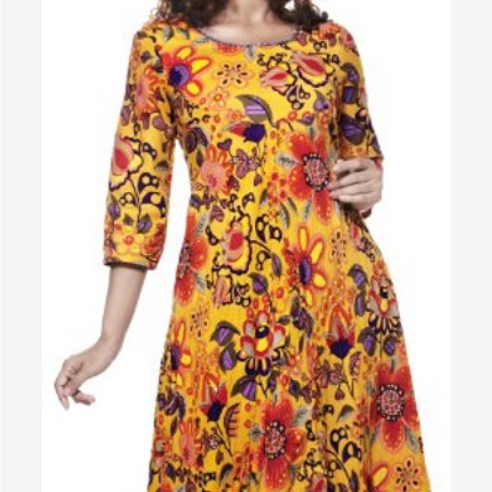 LongTunic Women Floral Multicolored 3/4 Sleeves Asymmetrical Round Neck NWOT